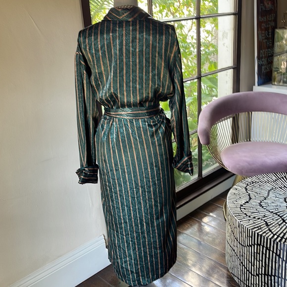 Victoria’s Secret full length robe - Picture 3 of 9